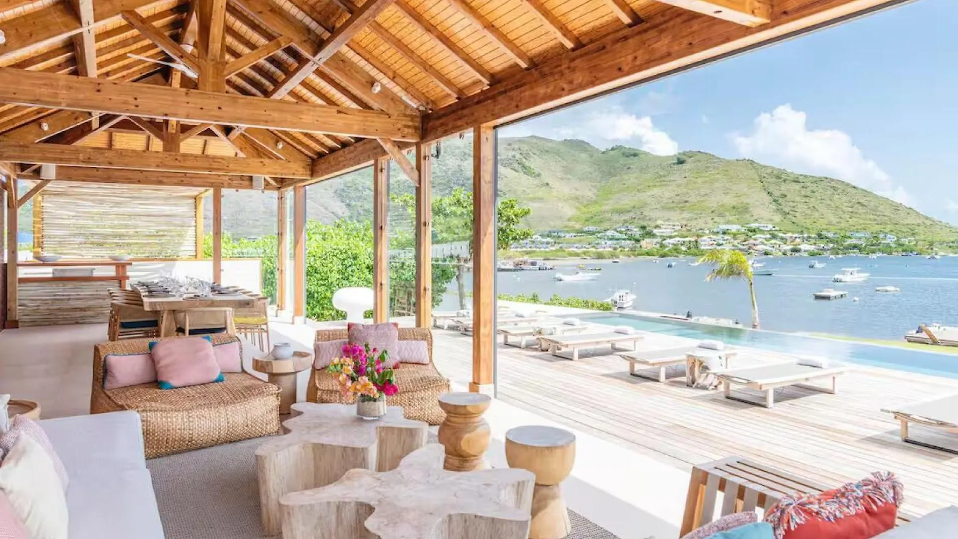 Tastefully Decorated And Fully Open To The Ocean Breeze Vila Cul de Sac São Martinho